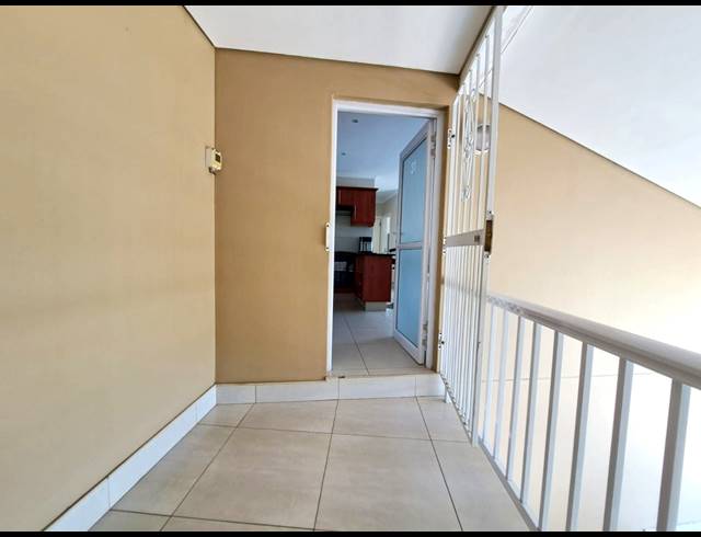 2 BEDROOM APARTMENT FOR SALE IN PADFIELD PARK
